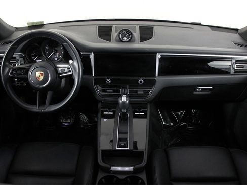 Used 2023 Porsche Macan image 11