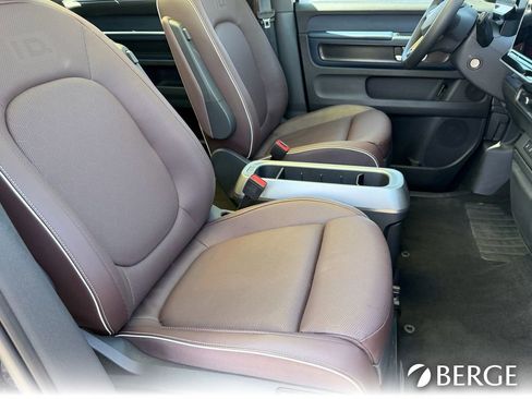 Used 2025 Volkswagen ID. Buzz Pro S Plus RWD image 13