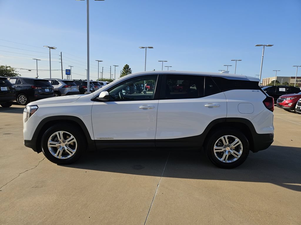 Used 2022 GMC Terrain SLE FWD image 4