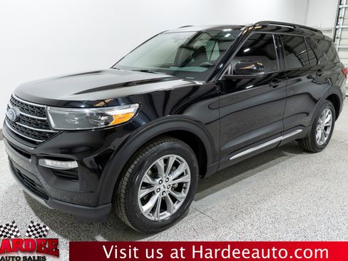 Used 2022 Ford Explorer XLT w/ Equipment Group 202A image 2