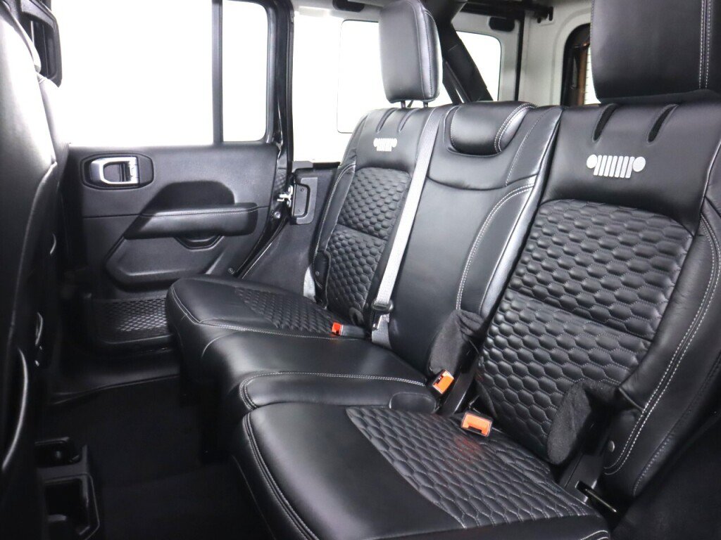Used 2022 Jeep Wrangler Unlimited Sahara w/ Safety Group AWD/4WD image 38