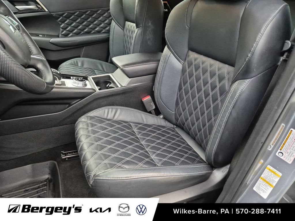 Used 2023 Mitsubishi Outlander SEL AWD/4WD image 12
