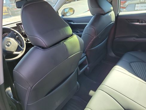 Used 2024 Toyota Camry SE image 12