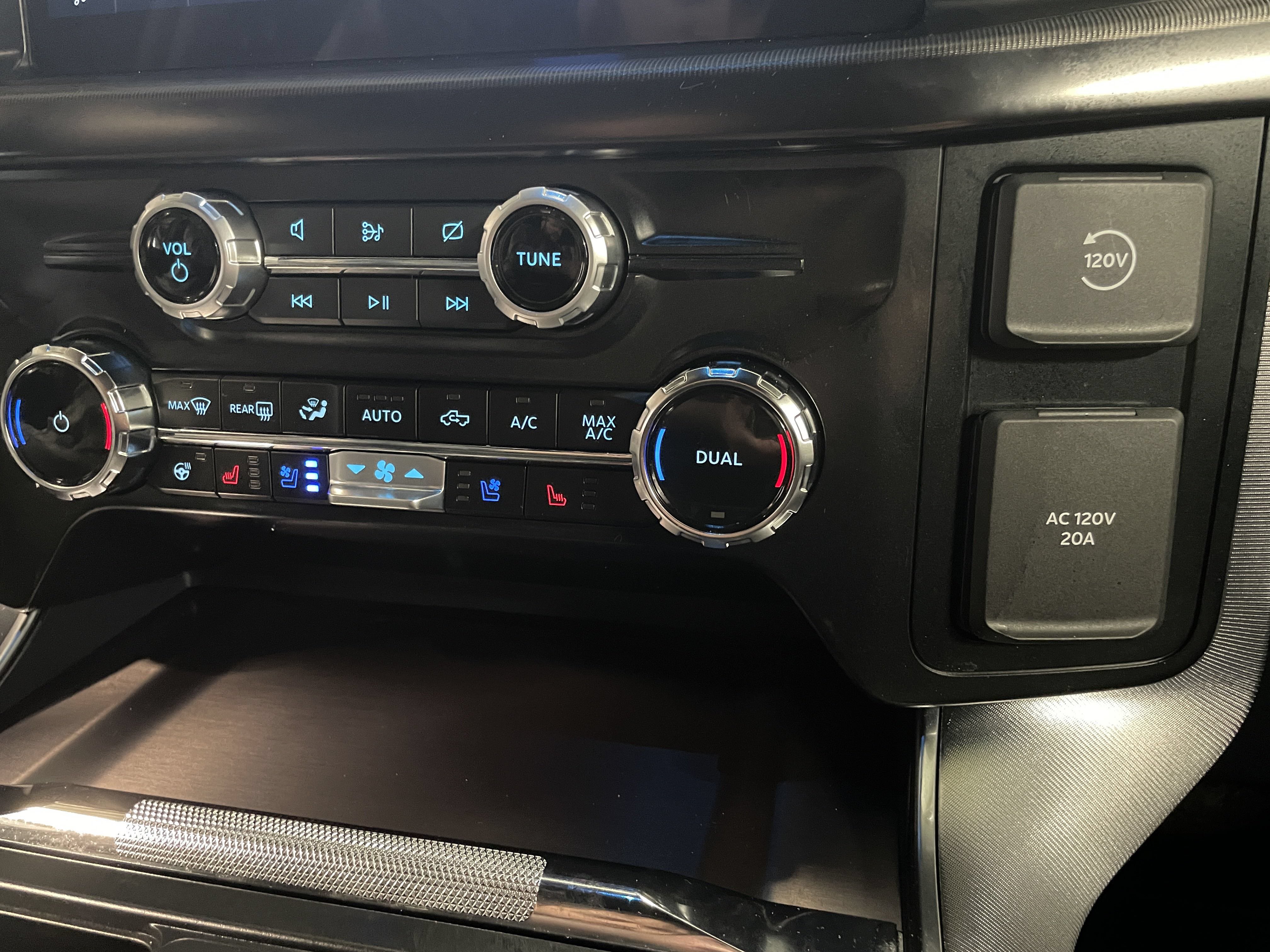 Used 2024 Ford F150 Platinum AWD/4WD image 16