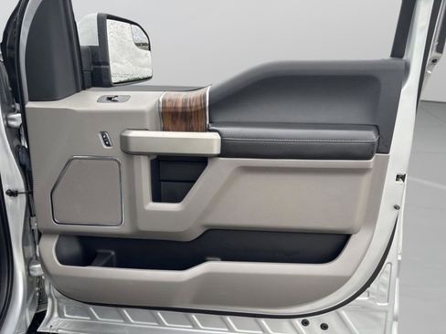 Used 2018 Ford F150 Lariat AWD/4WD image 41