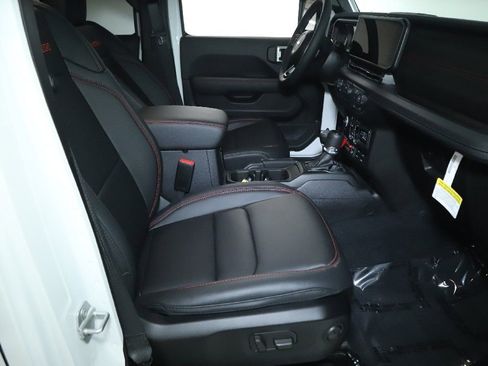 Used 2026 Jeep Wrangler Unlimited Rubicon w/ Technology Group AWD/4WD image 32