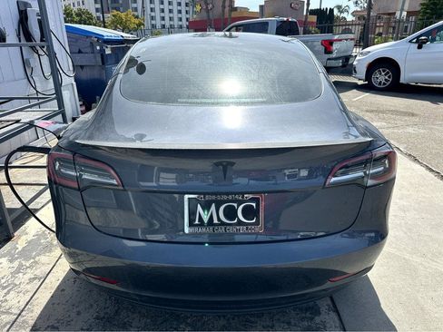 Used 2022 Tesla Model 3 Performance image 5
