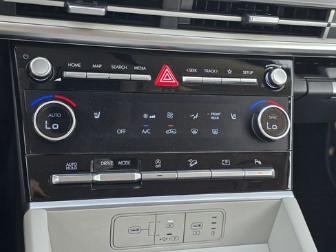 Used 2025 Hyundai Santa Fe SEL FWD image 20
