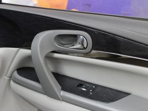Used 2017 Buick Enclave Convenience FWD image 9