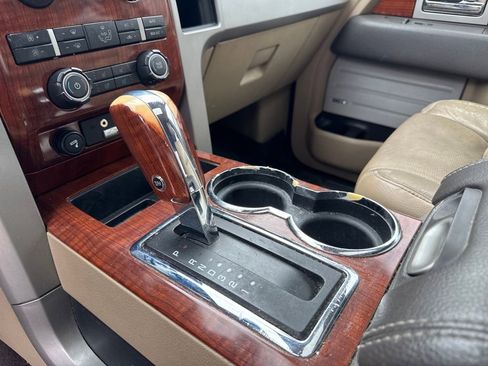 Used 2010 Ford F150 Lariat image 21