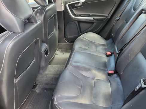 Used 2018 Volvo S60 T5 Dynamic w/ Vision Package FWD image 9