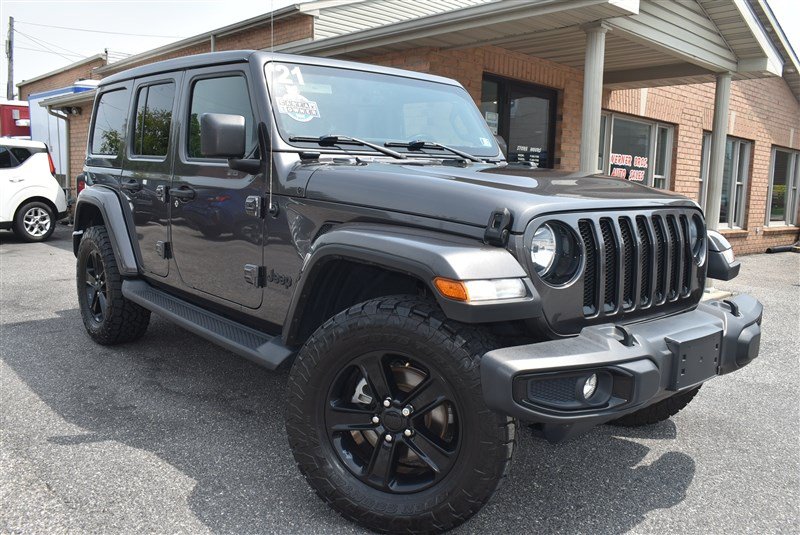 Used 2021 Jeep Wrangler Unlimited Sahara AWD/4WD image 1