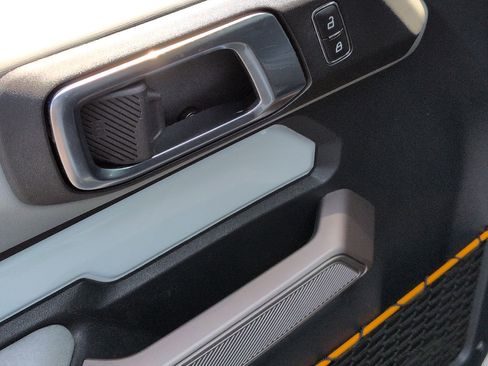 Used 2023 Ford Bronco Badlands w/ Sasquatch Package image 15