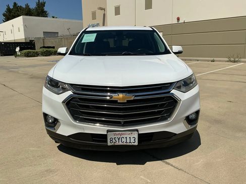 Used 2020 Chevrolet Traverse LT w/ LT Premium Package FWD image 2