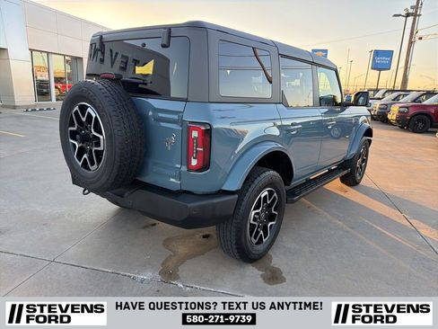 Used 2023 Ford Bronco Outer Banks image 4