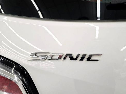 Used 2019 Chevrolet Sonic LT FWD image 40