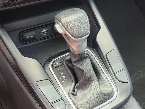 Used 2025 Kia Soul LX w/ LX Technology Package FWD image 26