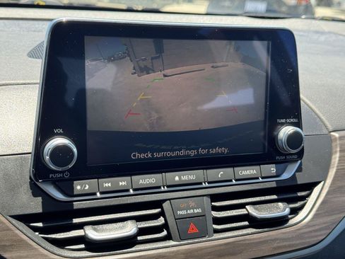 Used 2024 Nissan Altima 2.5 SV FWD image 16