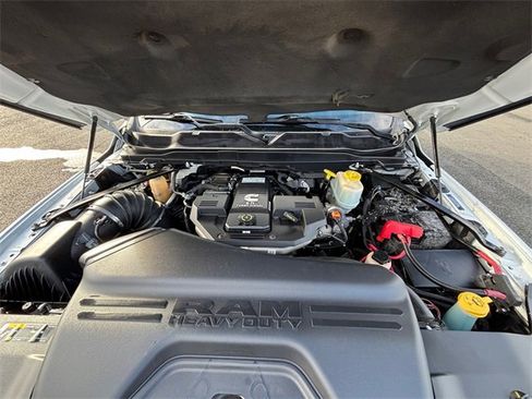 Used 2019 RAM 4500 Tradesman image 39