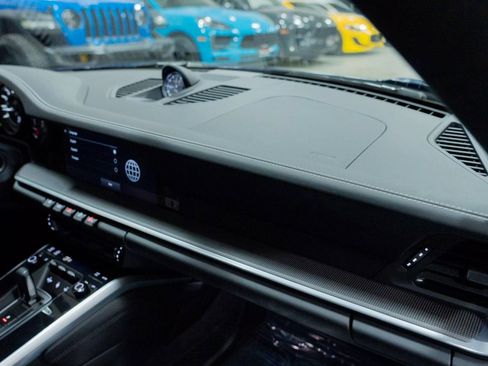 Used 2022 Porsche 911 Turbo image 31