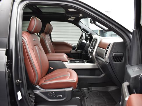 Used 2020 Ford F350 Platinum w/ Tremor Off-Road Package image 12