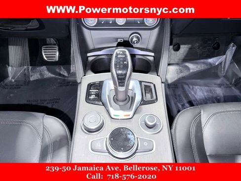 Used 2022 Alfa Romeo Stelvio Ti image 38