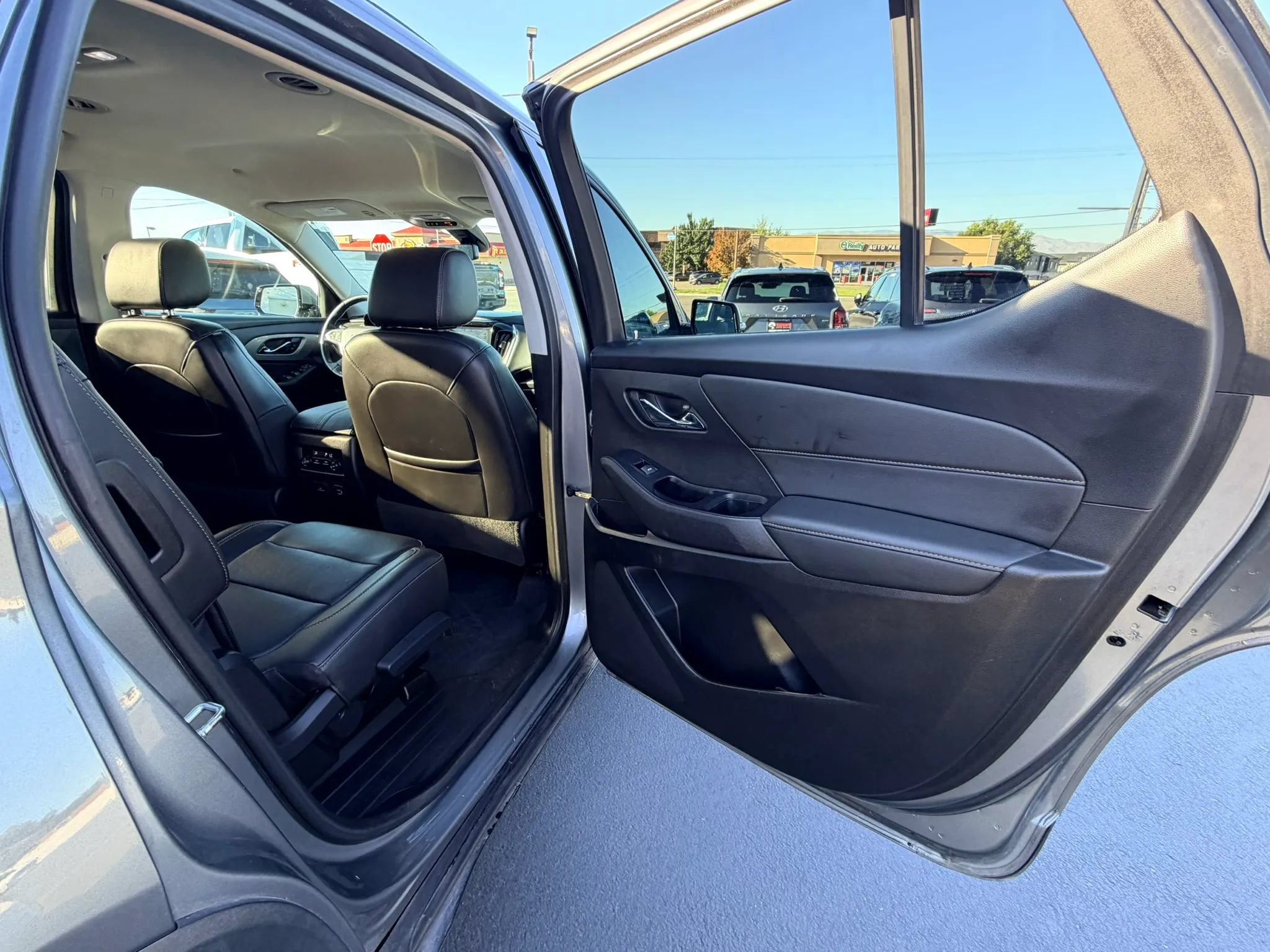 Used 2020 Chevrolet Traverse RS AWD/4WD image 22
