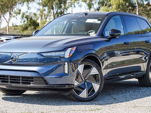 New 2025 Volvo EX90 Ultra image 1