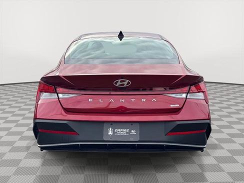 Certified 2025 Hyundai Elantra Limited image 5