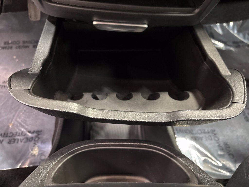 Used 2025 Chrysler Pacifica Select FWD image 27