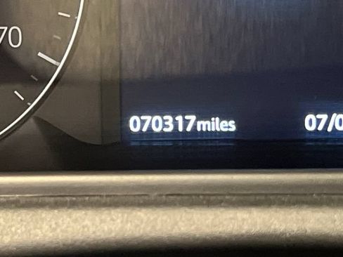 Used 2019 Land Rover Range Rover Velar S AWD/4WD image 24
