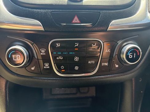 Used 2019 Chevrolet Equinox LT AWD/4WD image 30