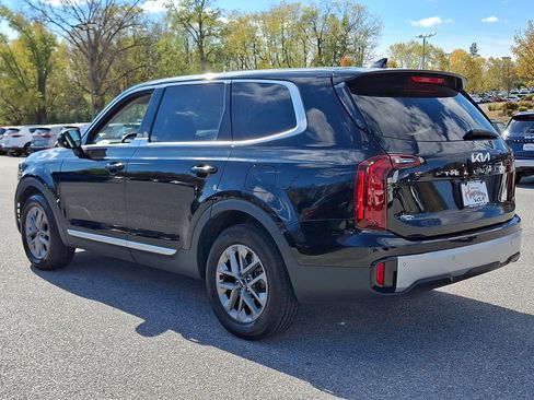 Certified 2023 Kia Telluride LX image 4