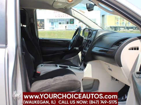 Used 2015 Dodge Grand Caravan SXT w/ UConnect Hands-Free Group image 14