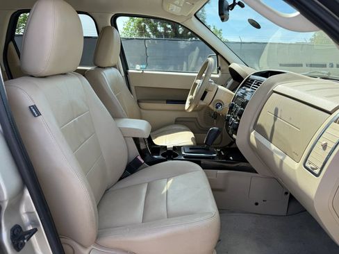 Used 2010 Ford Escape Limited image 18