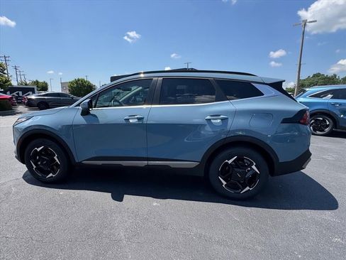 Certified 2026 Kia Sportage EX w/ EX Panoramic Sunroof Package AWD/4WD image 6