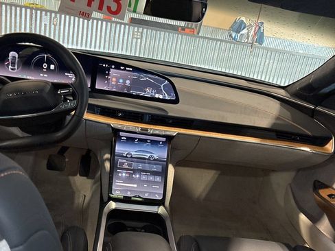 Used 2024 Lucid Air Touring AWD/4WD image 10