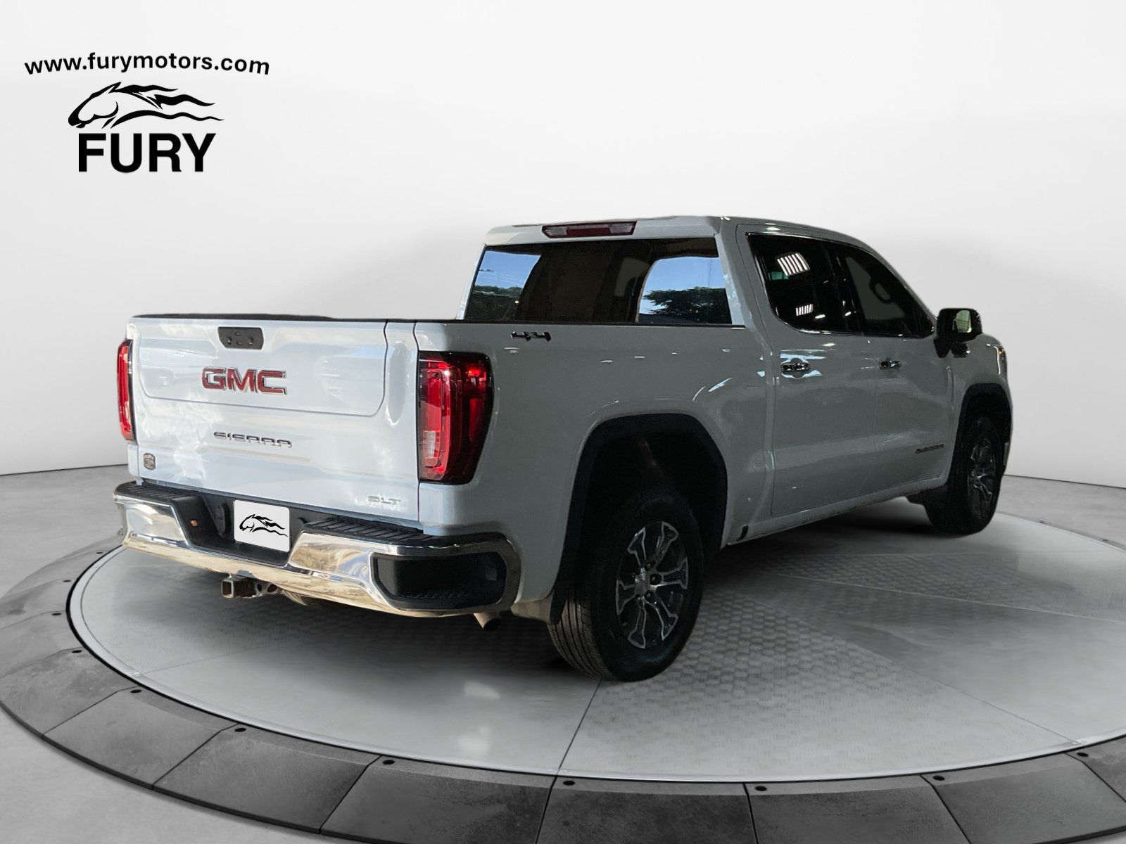 Used 2025 GMC Sierra 1500 SLT AWD/4WD image 4