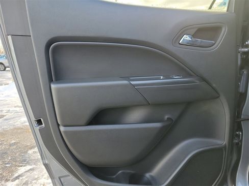 Used 2022 Chevrolet Colorado LT w/ LT Convenience Package image 8