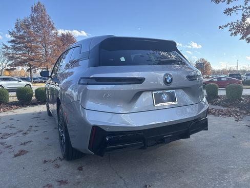 New 2026 BMW iX xDrive60 image 3