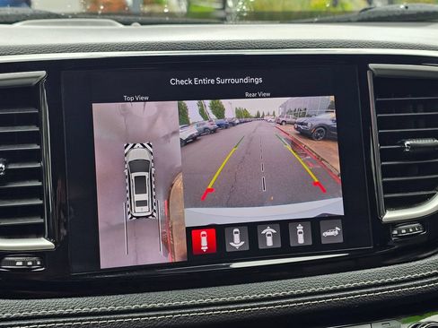 Used 2024 Chrysler Pacifica Limited FWD image 24