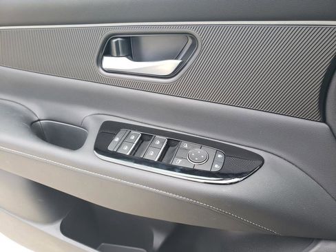 Certified 2025 Nissan Murano SV image 31