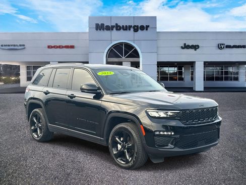 Used 2023 Jeep Grand Cherokee Limited w/ Black Appearance Package image 1