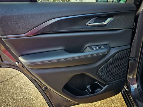 New 2025 Jeep Grand Cherokee Laredo X w/ Luxury Tech Group I image 31