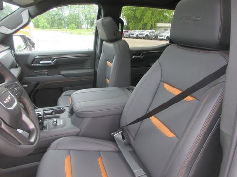 New 2026 GMC Sierra 1500 AT4 w/ AT4 Premium Package AWD/4WD image 12