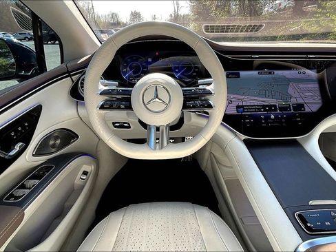 Used 2023 Mercedes-Benz EQS 580 4MATIC Sedan image 5