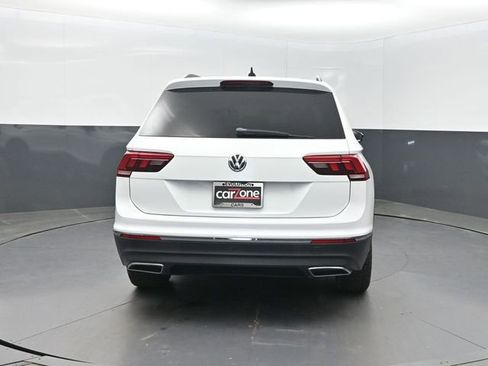 Used 2020 Volkswagen Tiguan SE FWD image 31