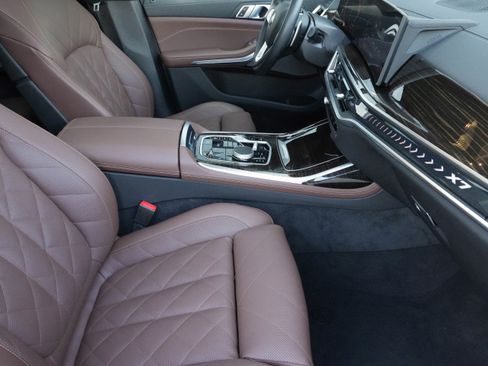Certified 2025 BMW X7 xDrive40i image 13