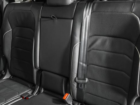 Used 2023 Volkswagen Tiguan SEL R-Line image 37