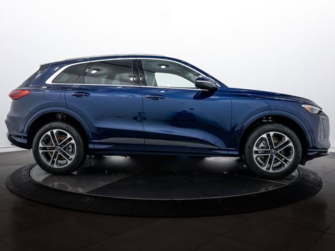 New 2025 Audi Q5 Premium Plus image 3